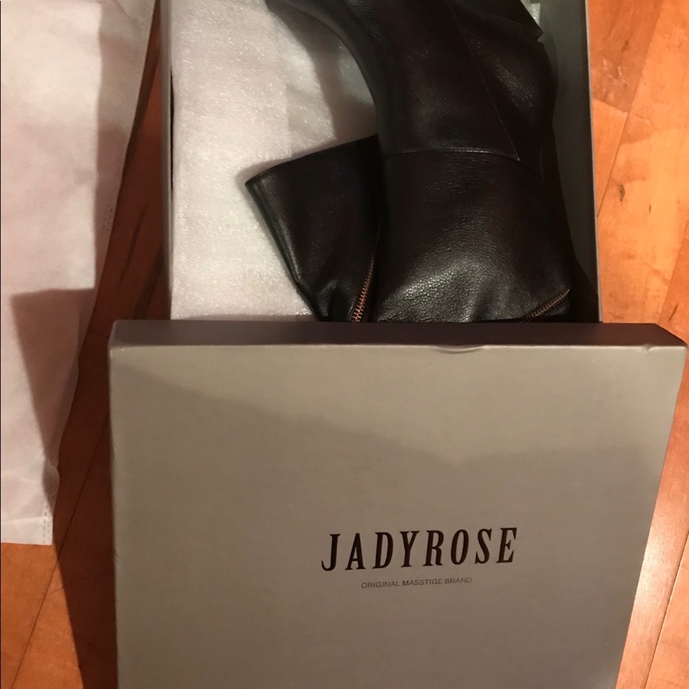 Boots - Picture 6 of 7